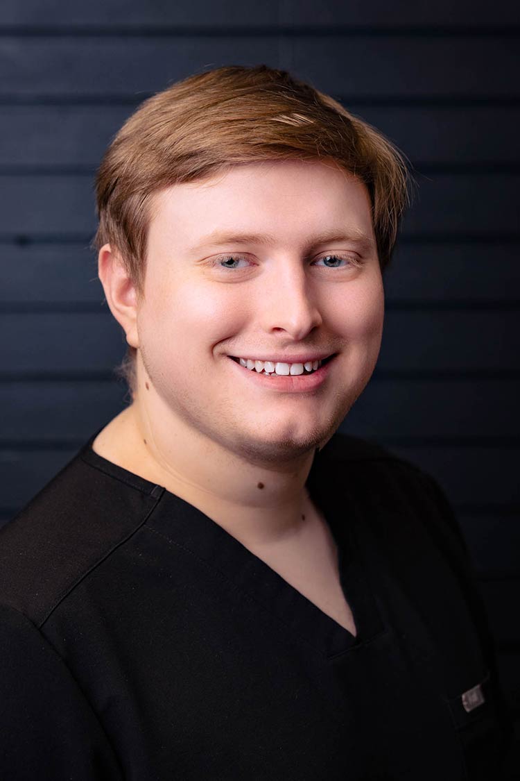 Alcan Family Dental, Same Day Dental Crown Anchorage AK, Family Dental Clinic Anchorage AK, Emergency Dental Care Anchorage AK, Emergency Dental Services Anchorage AK, Dentist Office Anchorage AK, Anchorage Dentures Medicaid, Emergency Dentures Anchorage